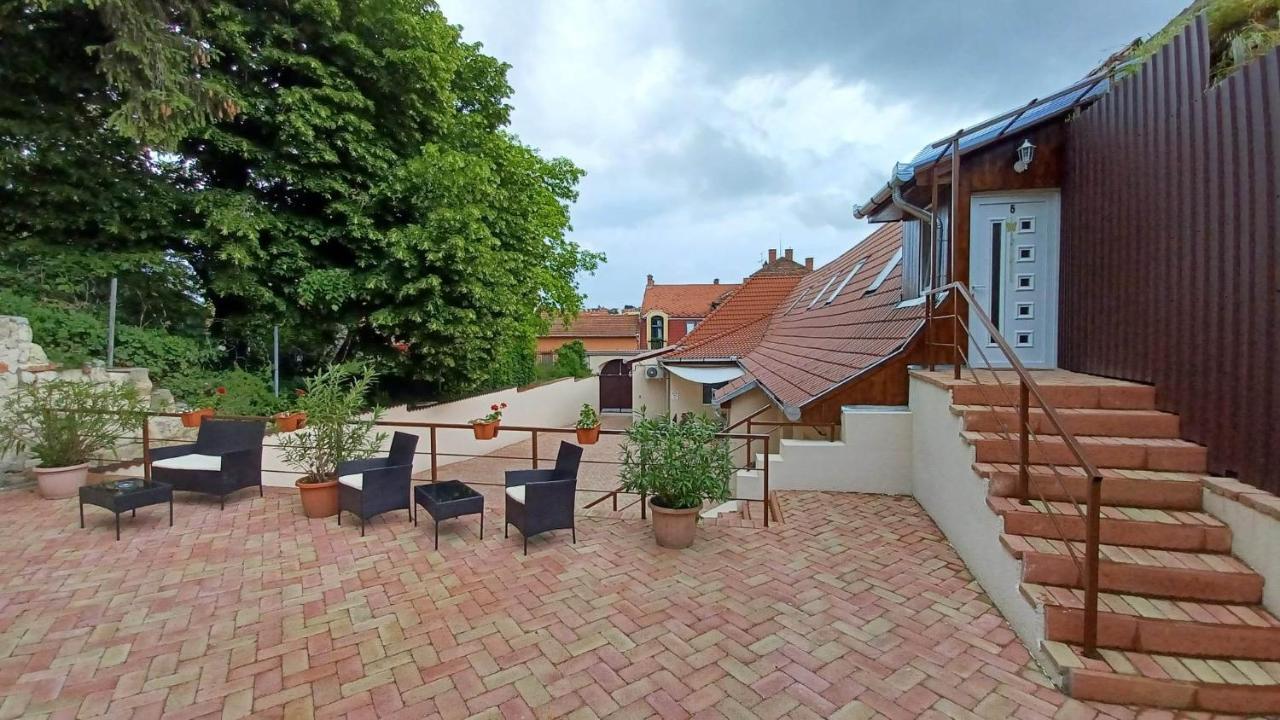 Milla Apartmanok Eger Bagian luar foto