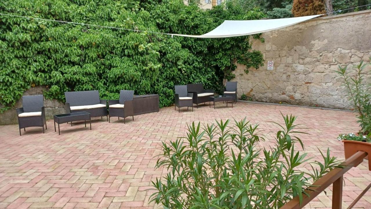 Milla Apartmanok Eger Bagian luar foto