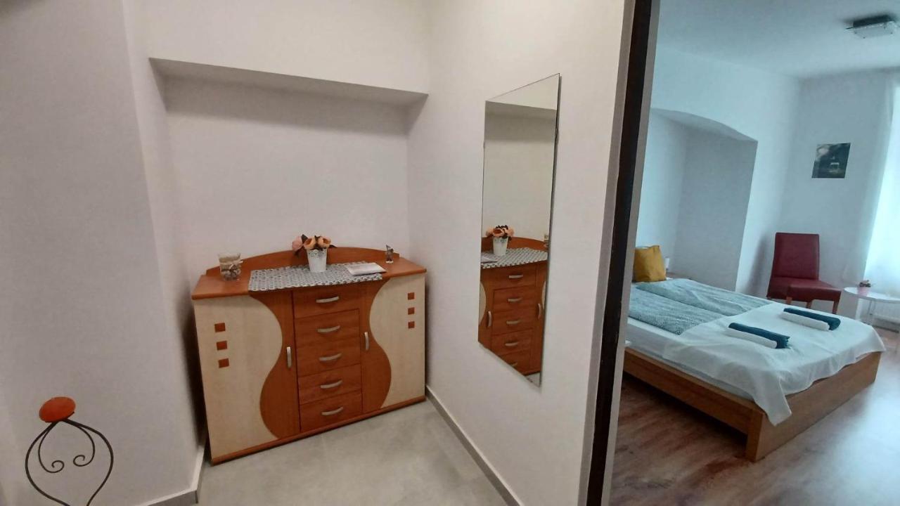 Milla Apartmanok Eger Bagian luar foto