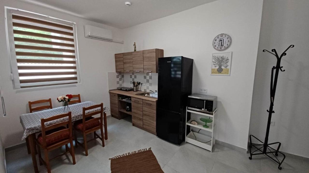 Milla Apartmanok Eger Bagian luar foto